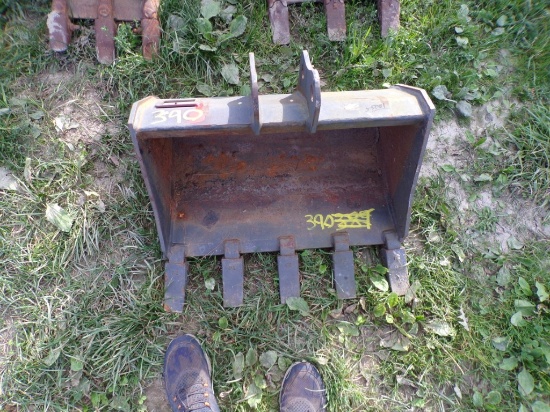 Werk Brau, 24'' Bucket For Bobcat (5081)