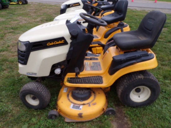 Cub Cadet LTX 1046, Hydrostatic Riding Mower w/46'' Deck, 22 HP Kohler Engi