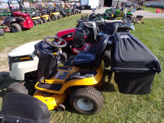 Cub Cadet LTX 1040, 42'' Deck,22 HP Koeler Engine, Bagger, 158 Hrs, SN 2H30