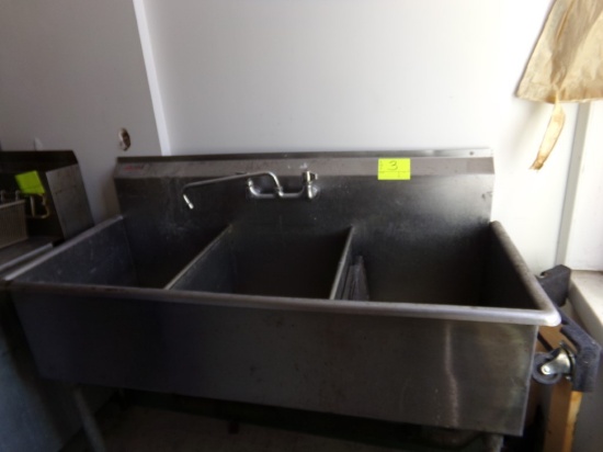 Eagle Group 3-Bay Sink w/Faucet & Some Drain Parts, 57'' x 25'' x 43''  (In