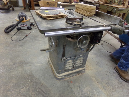 10'' Delta Tablesaw w/Protractor And Fence, Belt Drive, Delta Motor, 1 1/2