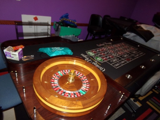 Casino Tables & Bar / Entertainment Equipment