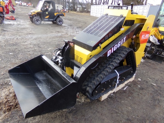 New Diggit SCL850 Mini Skid Steer on Tracks, 40'' Bucket, Gas Engine, Yello