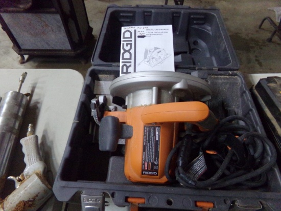 Ridgid 7 1/4'' Corded Hand Saw With Book, and Case m/nR3200 (Nice Shape)
