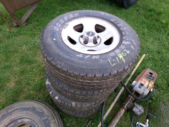 (4) Cooper 235/75 R15 Tires on Jeep Wheels (5252)