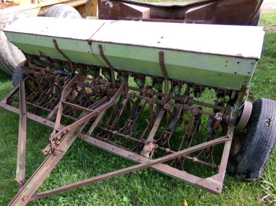 John Deere 13 Row Grain Drill (5370)