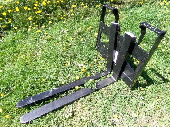 New Narrow Quick Hitch Pallet Fork, M/N SSPE  (4608)