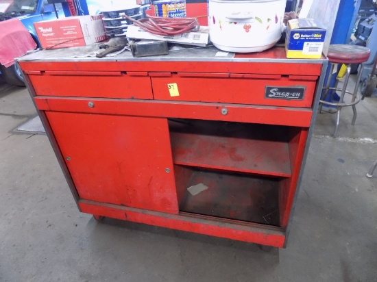 Snap On Red Rolling Too Cart, 2 Drawers, 2 Door Cabinet Underneath