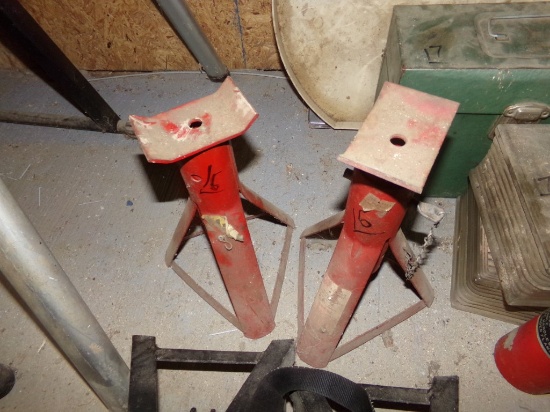 (2) Red Jack Stands