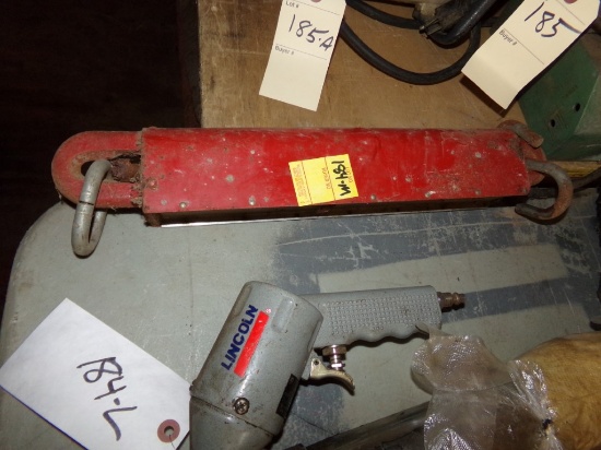Red 500 LB Hanging Scale (In Trailer)