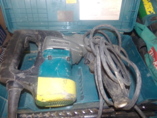 Makita Corded Hammer Drill with Case, Grip and a Few Bits, Mod # HR4041C (T