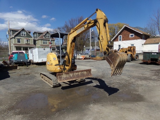 J.D. 35C ZTS Mini Excavator With Spare Used Track. Includes 18'' Toothed Tr