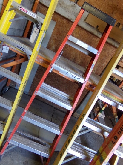 6' Orange Fiberglass Step Ladder (Outside)