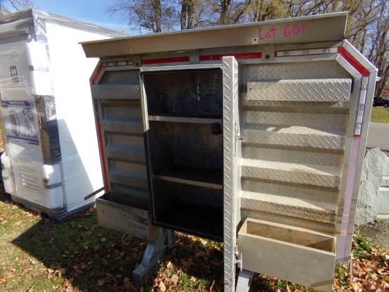 Aluminum Semi Truck Headache Rack with Locking Chain Racks and Center Cabin