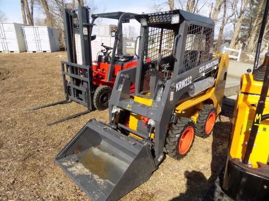 New KRW 232 ''CFG Industries'' Skid Steer Gas Engine, 36'' Bucket, Yellow &