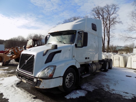 2014 Volvo Truck Tractor Tandem Axle Sleeper, Auto., D13 Volvo Dsl., 776,99