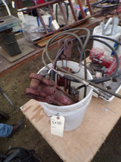 (2) Hydraulic Cylinders