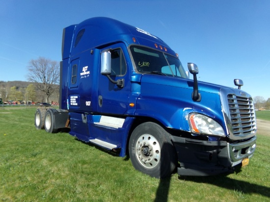 2013 Freightliner Cascadia Sleeper Semi Truck, Detroit DD13 Eng, 10 Spd. Ma