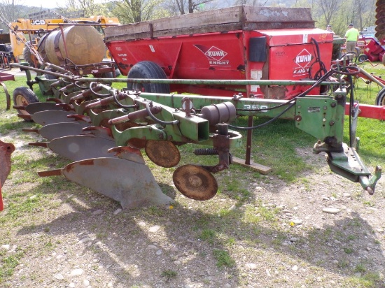 John Deere 350 5 Bottom Plow, 3PTH, Hydraulic Reset (5106)