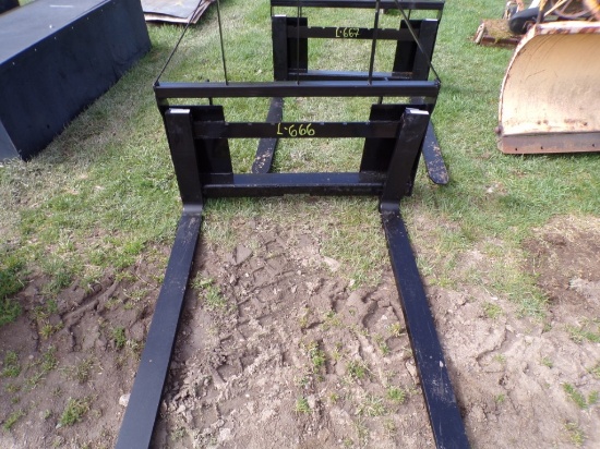 New AGT 46'' SAII100 Set of Forks for Skid Steer Loader (9383)