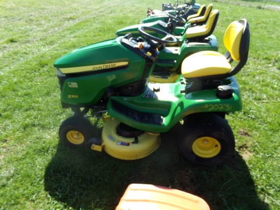 John Deere X350, 42'' Deck (New Deck) s/n 080217, Nice Tractor, 513 Hours (