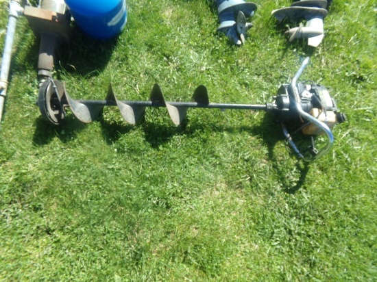 2 Stroke Gas Powered Ice Auger, MISSING CARB. - NEEDS WORK (5012)
