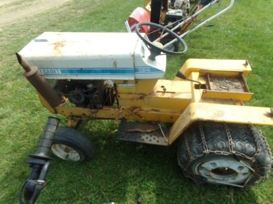 Cub Cadet 124, NO SEAT - FOR PARTS OR REPAIR (5383)
