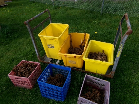 (6) Buckets of Chains (5352)