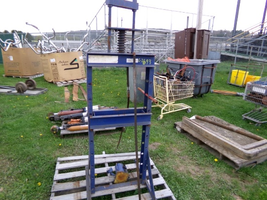 Blue Hydraulic Press (5490)