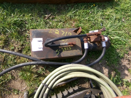 Hydralic Pump w/Reservoir  (5923)