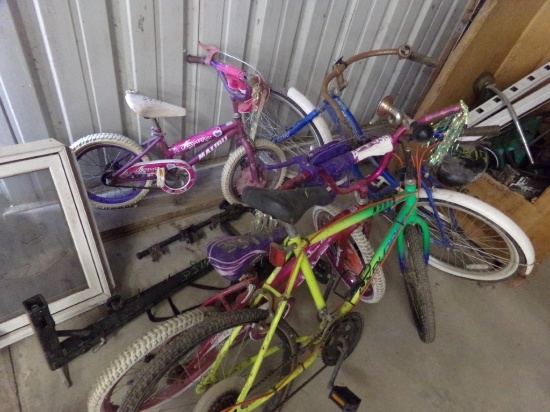 (4) Bikes & Bike Carrier