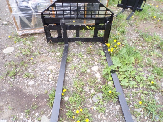 New Giyi 60'' Skid Steer Pallet Forks