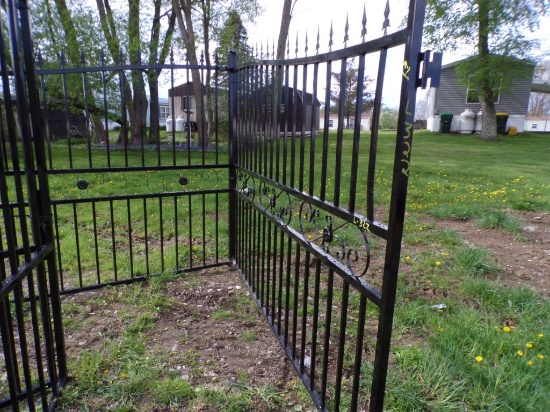 New 19'' Bi-Parting Gates with Flower Design, HAS SOME SCRATCHES AND DENTS