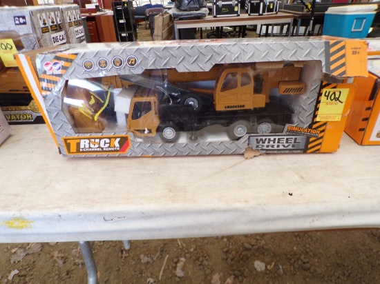 New AO-HAI 1:24 Scale Remote Control Crane Truck - Box Has Minor Damage