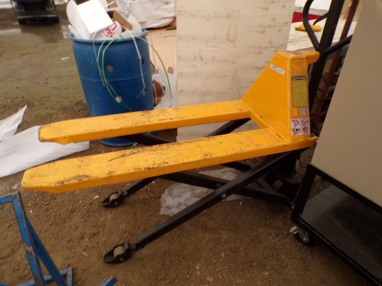 Uline 2200 Lb. Scissor Lift Pallet Truck