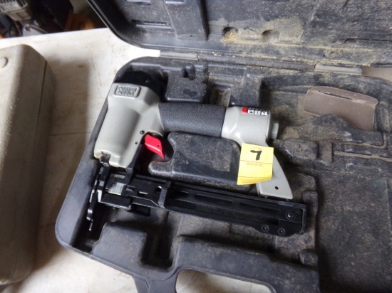 Porter Cable 1/4 Gauge Narrow Crown Stapler in Box