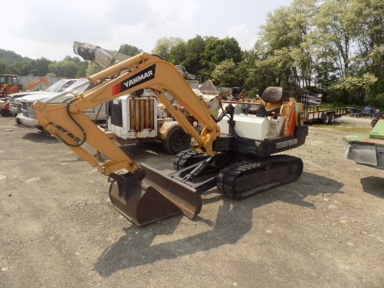 Yanmar YB27IU Midi Excavator, Rubber Tracks, Grader Blade, 32'' Ditching Bu
