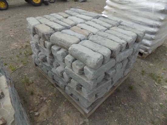 Pallet with 72 Sq. Ft. of 4' x 4' x 12'' Bluestone Belgium Wall Blocks, Sol