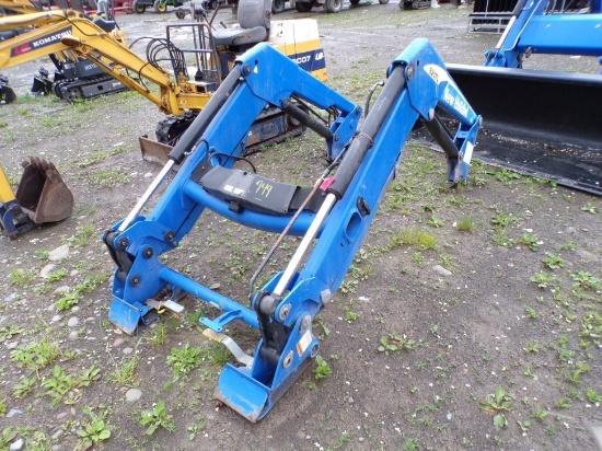 New Holland 820TL Loader Frame w/Skid Steer Mount | Online Auctions ...