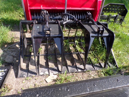 New Giyi 72'' Hydraulic Skid Steer Slotted Grapple Bucket Model GY-HWG72