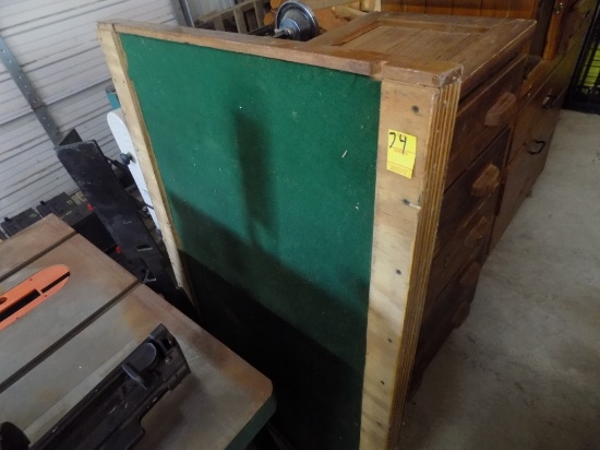 48'' x 34'' Felt Lined WoodenTray/? Cover