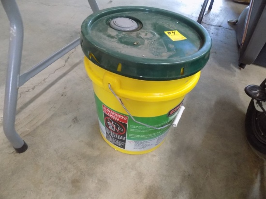 New 5 Gal. Bucket of Hydraulic Oil