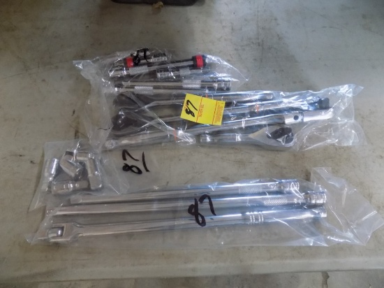 New Gearwrench Ratchet Set, Extensions, Adapters, Breaker Bar, (4) Differen