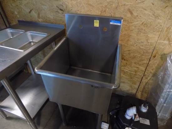 Commercial 20 1/2'' Wide x 21'' Deep Single Bay Stainless Steel Sink with 4