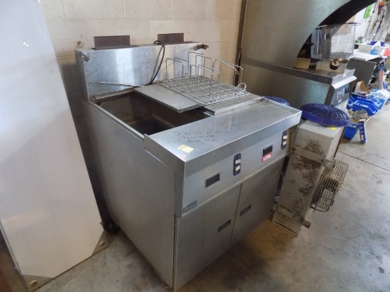 Pitco 32'' Wide Stainless Commercial Double Thermalizer, Gas with Digital R