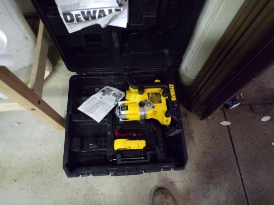 DeWalt 9.6 V - 18 V Rotary Laser in Case Model DW073, NO BATTERIES OR CHARG