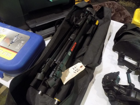 Bosch Tri-Pod and 3 Pc. Screw Together Grade Stick in Soft Case