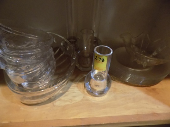 Assorted Plastic Dishes - Plates, Bowls, Vases (Kitchen)