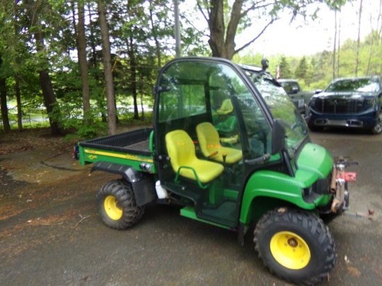 John Deere HPX 4 x 4 Gator XUV, Glass Enclosed Cab, Hydraulic Dump Box, Hot