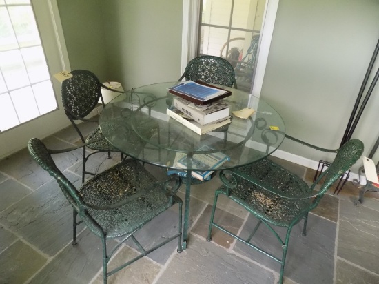 Glass 44'' Patio Table w/(4) Chairs (Sun Room)